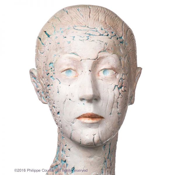 Alice qui revient du Pays des Merveilles