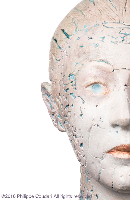 Alice qui revient du Pays des Merveilles